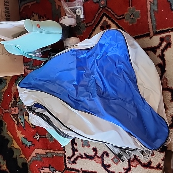 Mint green roller skates size 42/10.5.  Light up wheels. New - Picture 5 of 8